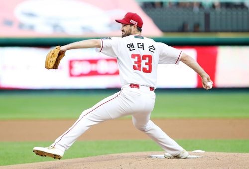 역투하는 앤더슨