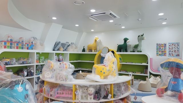 '송어야놀자 장난감도서관' 내부