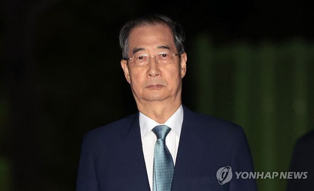 구속영장 기각으로 구치소 나서는 한덕수 전 총리