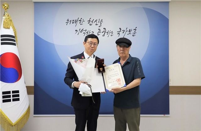 전종호 서울지방보훈청장과 고 이상휘 지사 삼남 이정섭씨