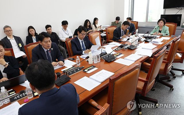 정보통신방송법안심사소위원회