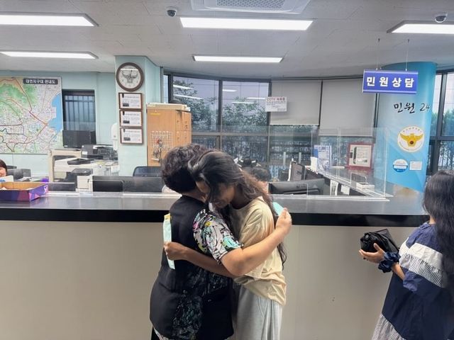 등록금 봉투 찾아준 시민과 유학생