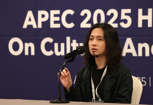 답변하는 권한슬 스튜디오프리윌리전 대표