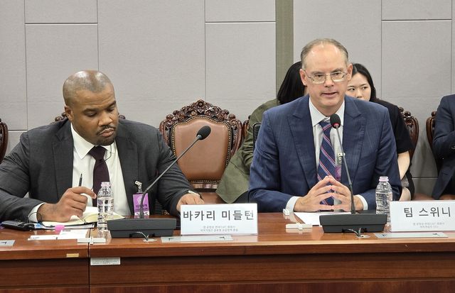 발언하는 팀 스위니 에픽게임즈 CEO