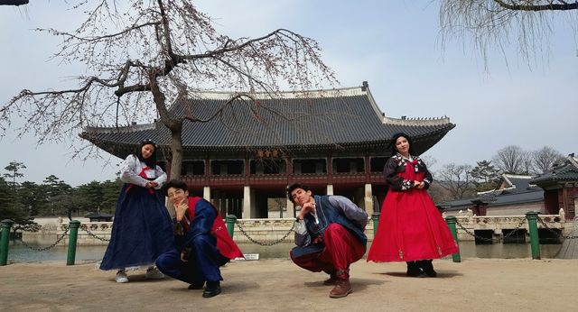 경회루를 배경으로 BTS 'IDOL' 커버 댄스 영상을 남긴 튀니지 케이팝 팬들(2019.3.28. 촬영)[이은별 제공. 재판매 및 DB 금지]