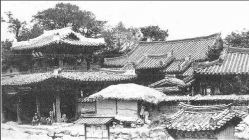 일제 강점기 초기에 촬영된 김제관아와 외삼문