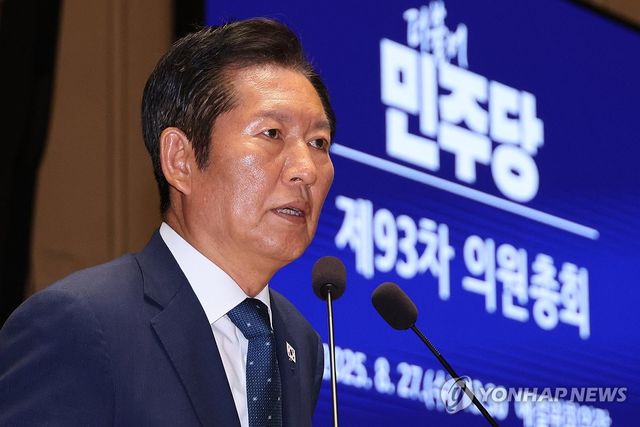 발언하는 정청래 대표