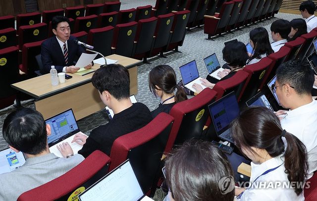 강훈식 비서실장 기자간담회