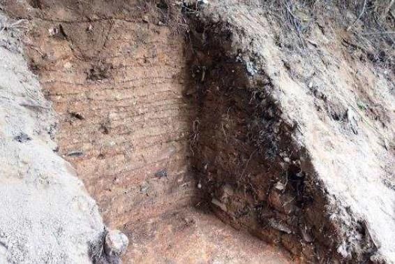 부여군 쌍북리 일대에서 발견된 성토층