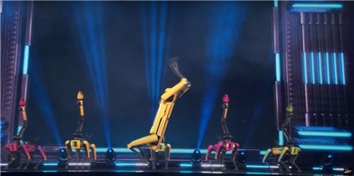 보스턴다이내믹스 스팟, '아메리카 갓 탤런트' 본선 생방송 무대서 공연 