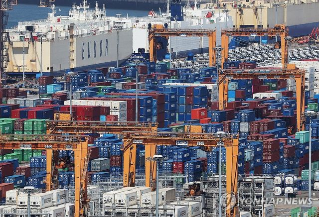 경기도 평택항 컨테이너