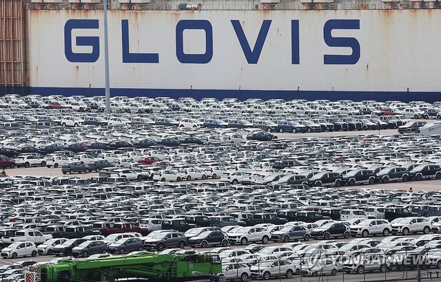 수출 대기 중인 자동차