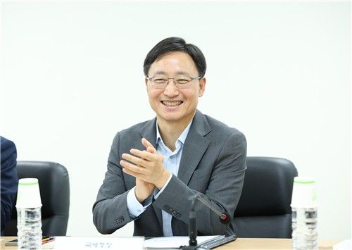 29일 시화국가산업단지 현장 소통간담회 참석한 임광현 국세청장