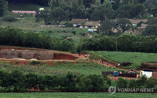 통일전망대에서 바라본 북한