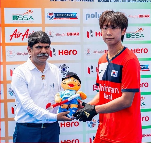 경기 MVP 손다인(오른쪽)