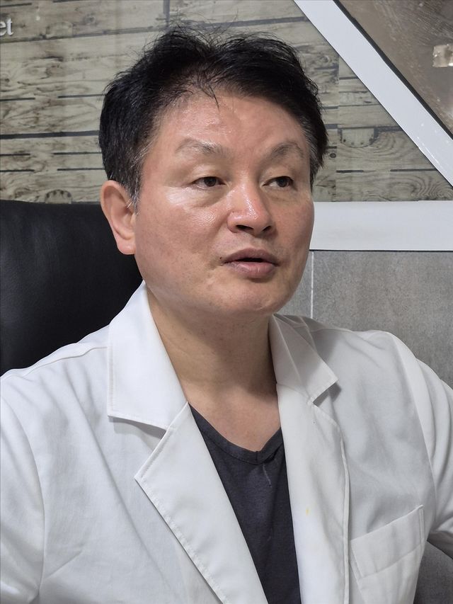 연합뉴스와 인터뷰 중인 유진수 대표