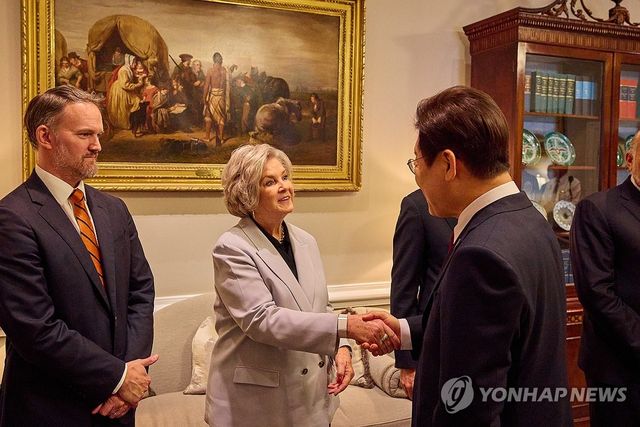 이재명 대통령, 수지 와일스 백악관 비서실장과 인사