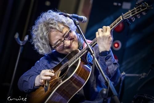 밴드 다섯손가락의 리더 이두헌