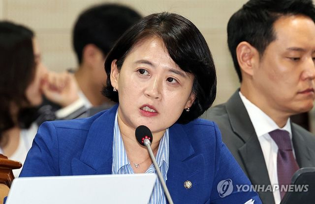 질의하는 박지혜 의원