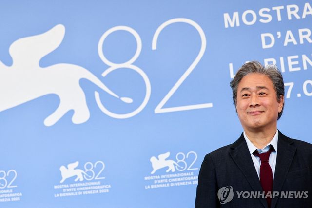 영화 '어쩔수가없다'의 박찬욱 감독