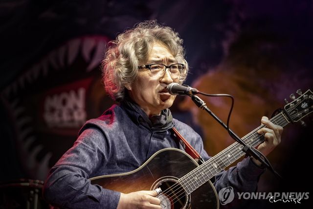 밴드 다섯손가락의 리더 이두헌