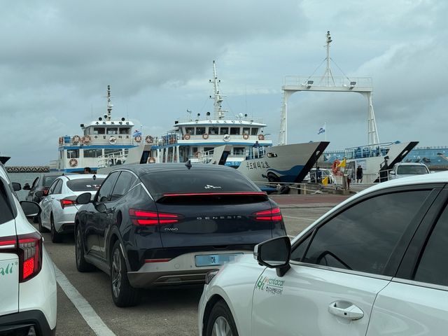 3일 성산↔우도 도항선에 선적하기 위해 대기 중인 전기 렌터카