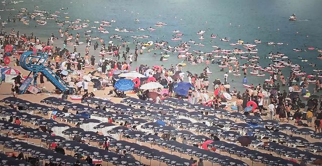 인파 몰린 해운대 해수욕장