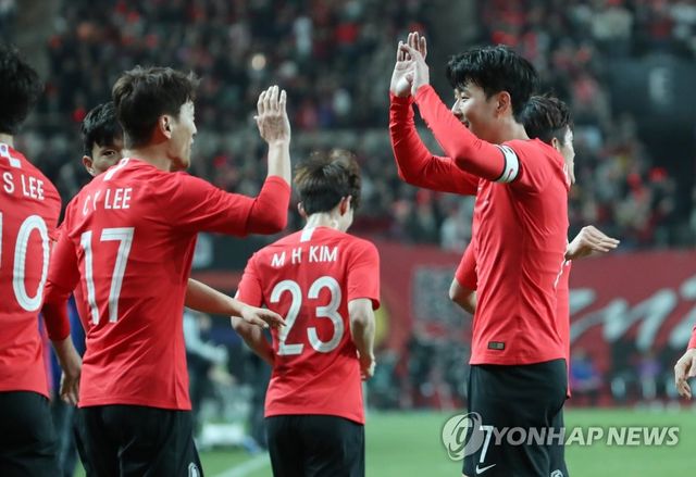 가볍게 첫 골 성공하고