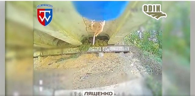 우크라이나 드론이 러시아 지뢰를 발견하는 장면