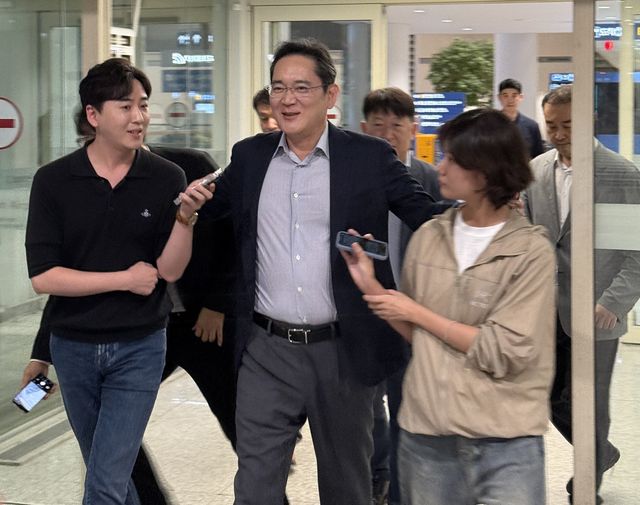 인천국제공항 통해 귀국하는 이재용 삼성전자 회장