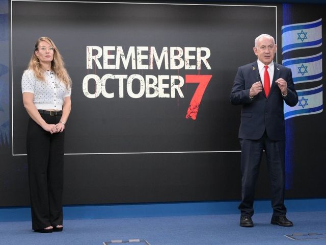 2023년 10월 7일 하마스 기습공격 영상 공개하는 네타냐후 이스라엘 총리