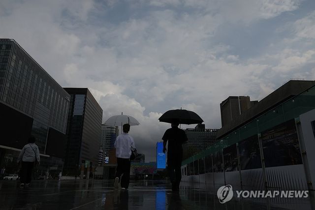 젖은 땅, 마른 하늘