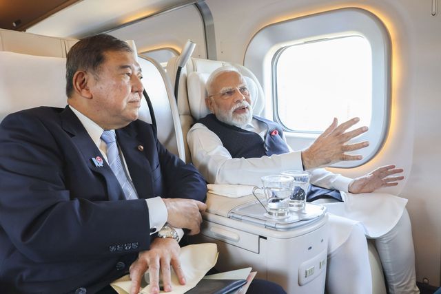 신칸센 동승한 일본·인도 정상