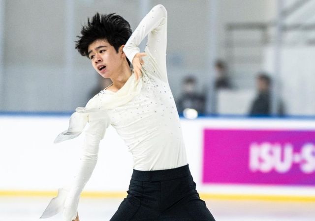 연기 펼치는 서민규