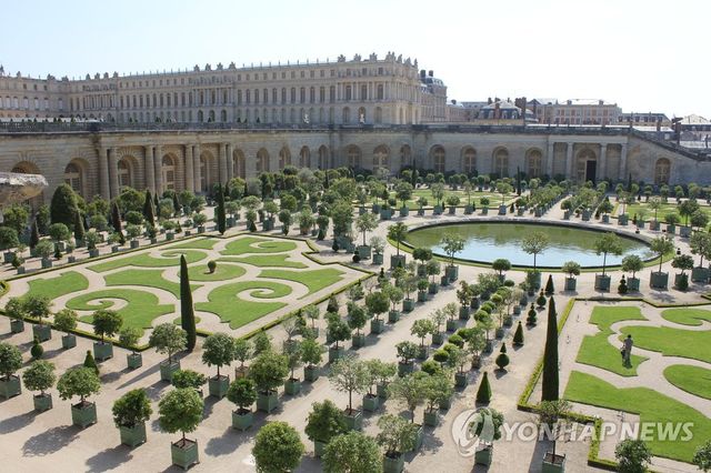 유병언 사진전 열린 베르사유궁 오랑주리 미술관 건물과 정원