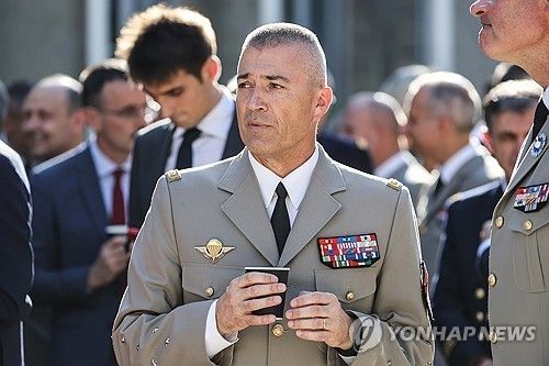 티에리 부르카르 프랑스 합참의장