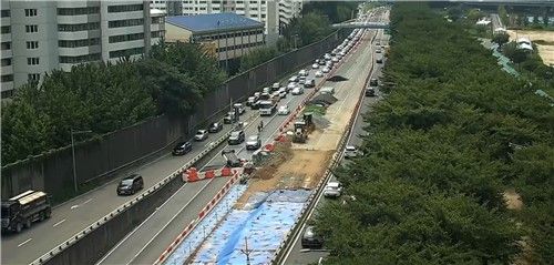 31일 오전 11시36분께 서울 서부간선도로에서 일어난 차량 전복 사고