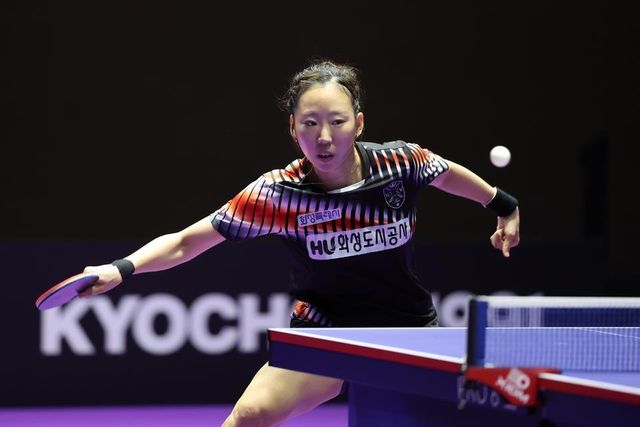 프로탁구리그 경기를 펼치는 양하은