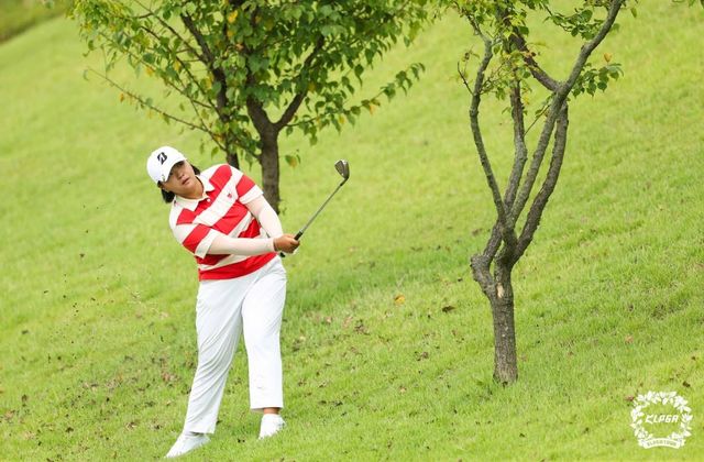 아이언샷 날리는 신다인