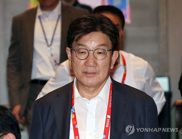 연찬회 참석하는 권성동 의원