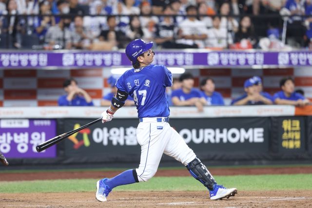 강민호의 역전 결승 투런포