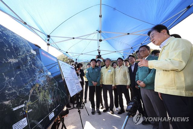 강릉 가뭄 현장 점검하는 이재명 대통령