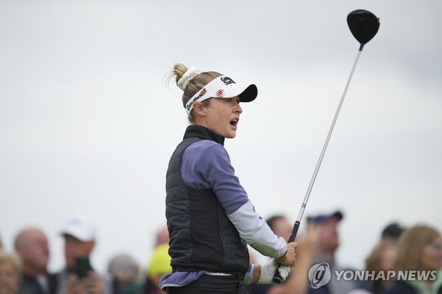 아쉬워하는 코르다