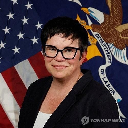 해임된 에리카 맥엔타퍼 BLS 국장