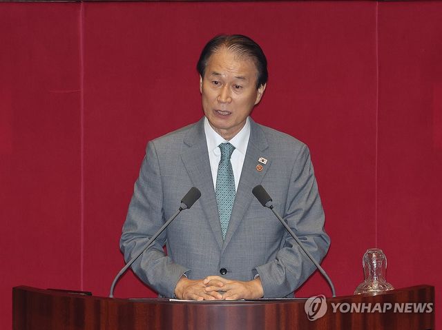 인사말하는 권오을 국가보훈부 장관