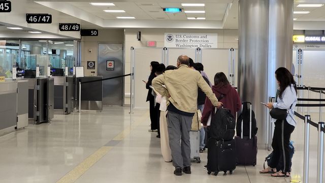미국 덜레스 국제공항 입국 심사대