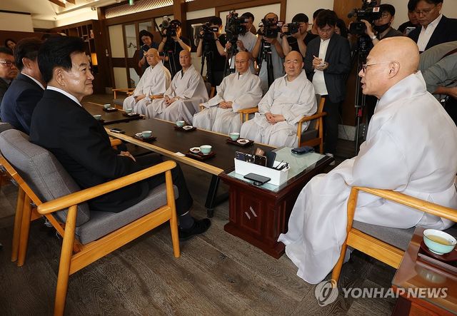 정동영 통일부 장관, 진우스님 예방