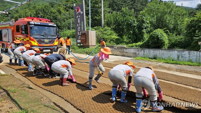 의용소방대원들, 호우 피해복구 앞장