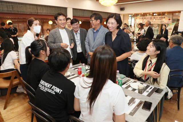 한일 청소년 문화교류단 환영 행사 참석한 김진태 도지사