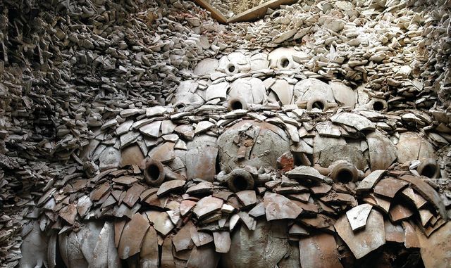 로마 몬테 테스타치오 유적 발굴 조사 모습 